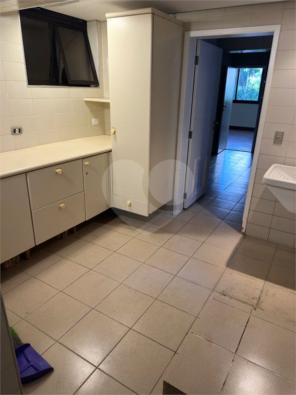 Apartamento à venda com 3 quartos, sendo 1 suíte, em Jardim Europa, São Paulo, SP