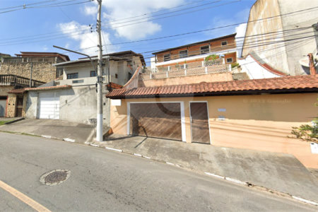 Sobrado à venda com 3 quartos, sendo 1 suíte, em Bocaina, Ribeirão Pires, SP