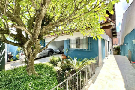 Sobrado à venda com 4 quartos, sendo 2 suítes, em Jardim Jussara, São Paulo, SP