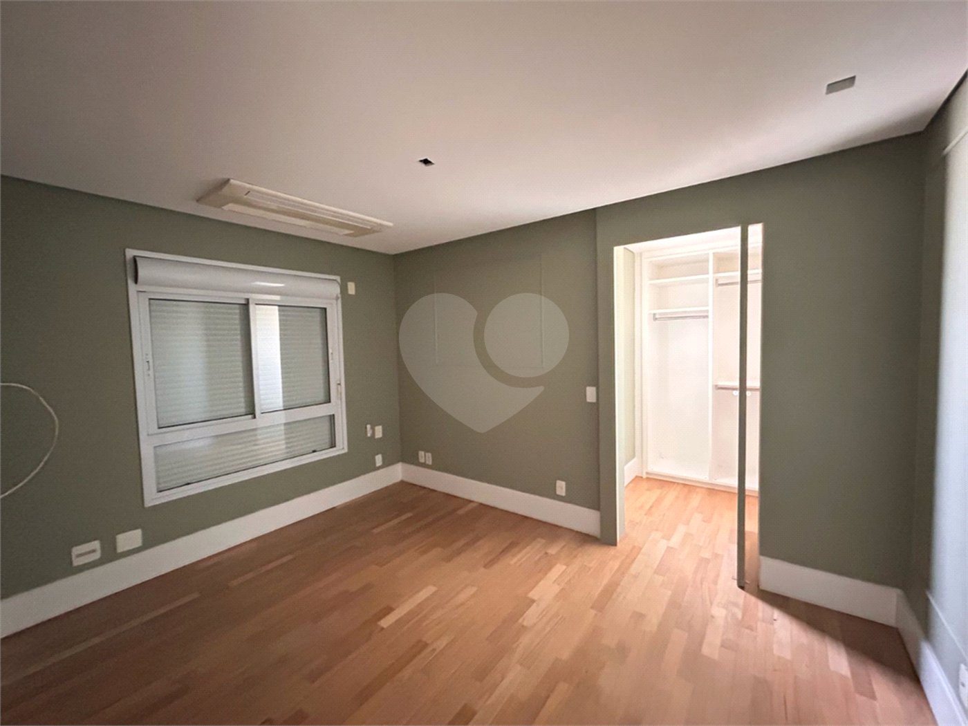 Apartamento à venda com 3 suítes em Moema, São Paulo, SP