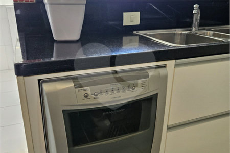 Apartamento à venda com 3 quartos, sendo 1 suíte,  em Itaim Bibi, São Paulo, SP