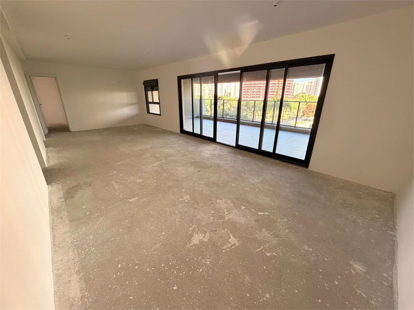 Apartamento à venda com 4 quartos, sendo 3 suítes, em Água Branca, São Paulo, SP