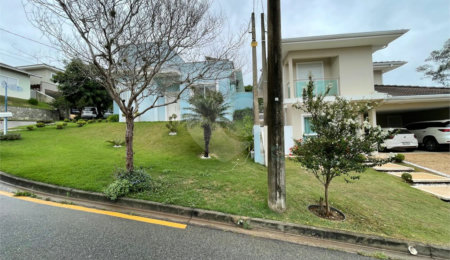 Casa à venda com 3 quartos, sendo 1 suíte,  em Picollo Villaggio, Louveira, SP
