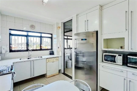 Apartamento à venda 4 dormitórios, 4 banheiros, 3 vagas, depósito. 2 aptos por andar. Torre única.No Anália Franco.