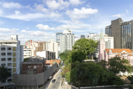 APARTAMENTO NA BELA VISTA COM 2 QUARTOS, 1 VAGA, 100 M²