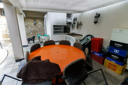 Sobrado à venda com 4 quartos, sendo 3 suítes, em Vila Sônia, São Paulo, SP