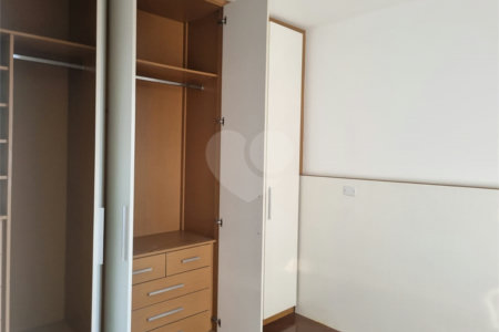 Loja à venda com 3 quartos, sendo 1 suíte,  em Vila Mariana, São Paulo, SP
