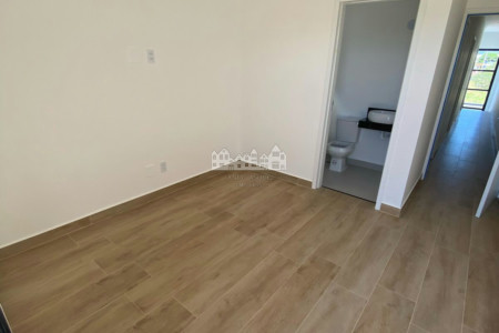 Casa à venda com 3 quartos, sendo 1 suíte, em Vila Petrópolis, Atibaia, SP
