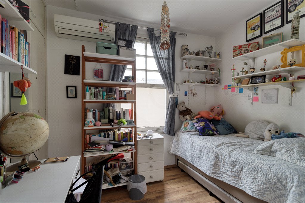 Sobrado à venda com 3 quartos, sendo 1 suíte,  em Alto da Boa Vista, São Paulo, SP