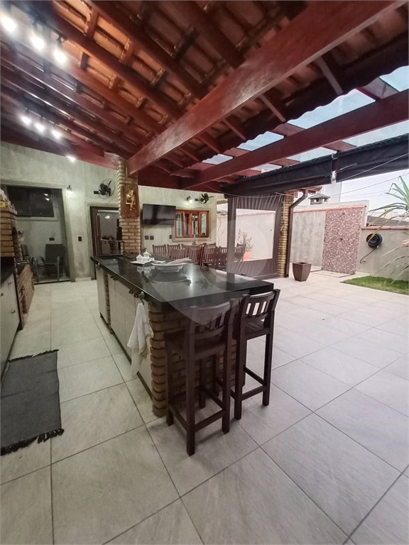 Casa à venda com 3 suítes no condomínio Aruã, Mogi das Cruzes - SP