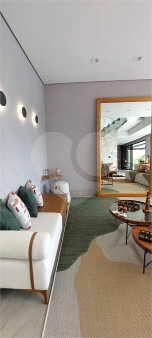 Casa à venda com 3 suítes no condomínio Figueira Garden, Atibaia - SP