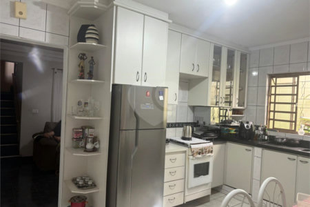 Casa à venda com 3 quartos, sendo 1 suíte, em Vila Romão, Salto, SP