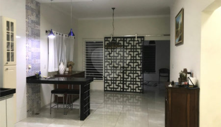 Casa à venda com 2 suítes em Cidade Jardim, Araraquara, SP