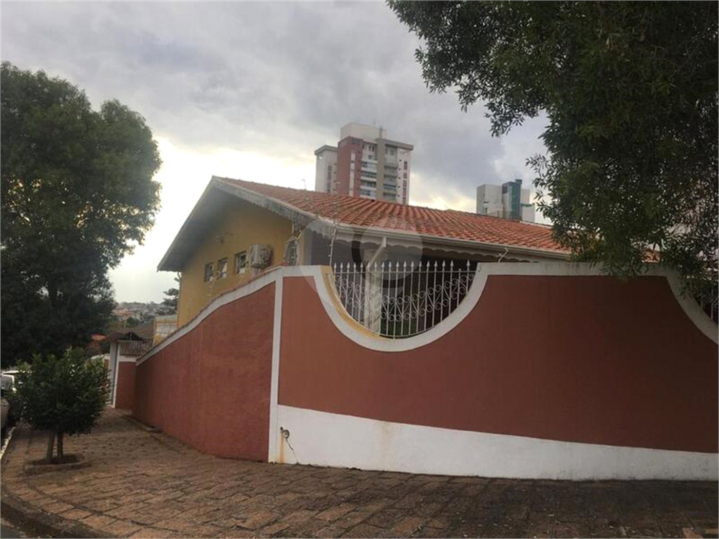 Casa à venda com 5 quartos, sendo 3 suítes, em Vila Almeida, Indaiatuba, SP