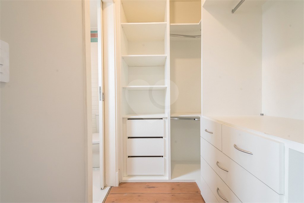 Cobertura à venda com 4 quartos, sendo 2 suítes, em Moema, São Paulo, SP
