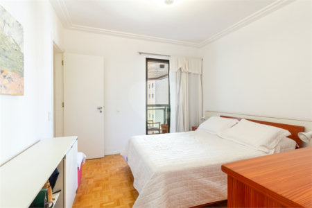 Apartamento à venda com 4 quartos, sendo 2 suítes, em Perdizes, São Paulo, SP