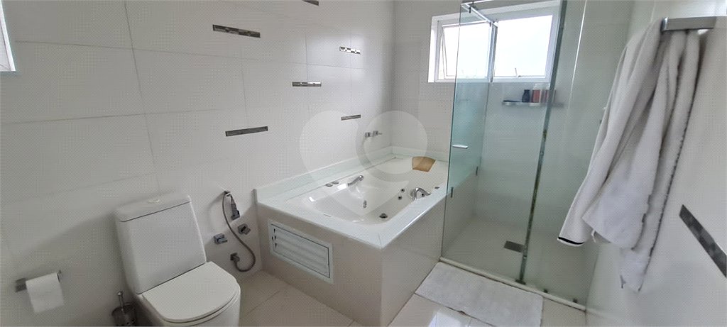 Sobrado à venda com 4 quartos, sendo 1 suíte, em Jabaquara, São Paulo, SP