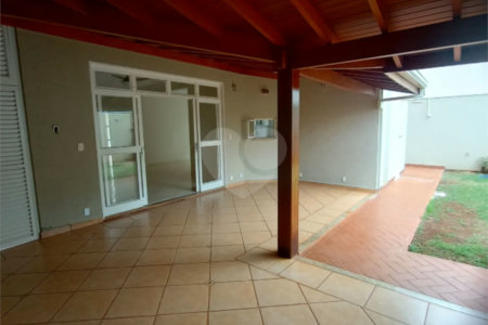 Casa à venda com 4 quartos, sendo 1 suíte, no condomínio Villa Real Ribeirao Preto, Ribeirão Preto - SP