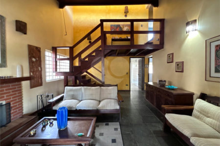 Casa à venda com 5 quartos, sendo 2 suítes,  em Jardim Maristela, Atibaia, SP