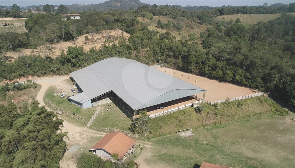 Sítio à venda com 3 suítes em Jardim Guaçu, São Roque, SP