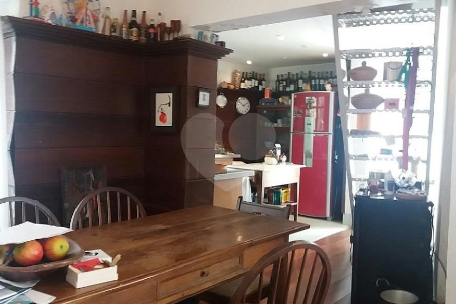 Casa à venda com 6 quartos, sendo 3 suítes, em Jardim São Bento, São Paulo, SP