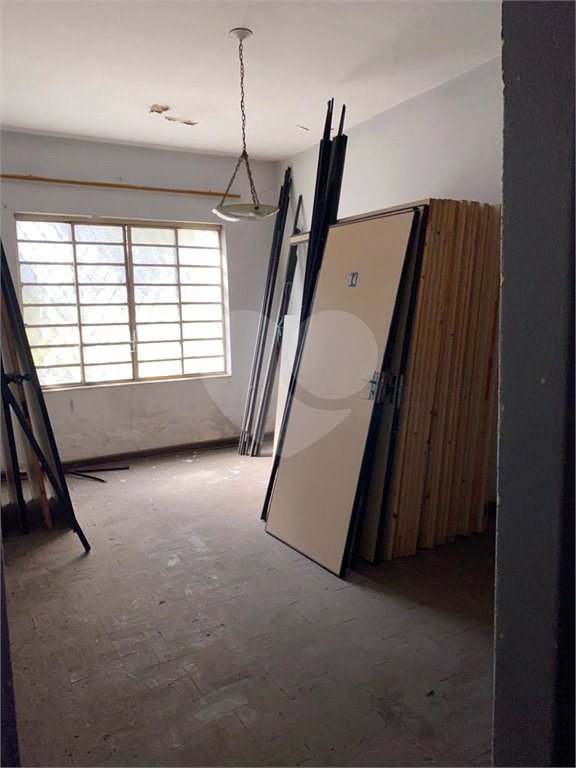 Casa à venda com 3 quartos, sendo 1 suíte, em Indianópolis, São Paulo, SP