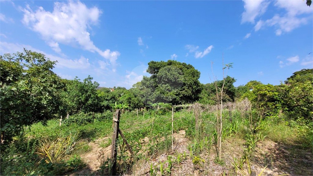 Chácara à venda com 4 quartos, sendo 1 suíte, em Área Rural de Salto, Salto, SP
