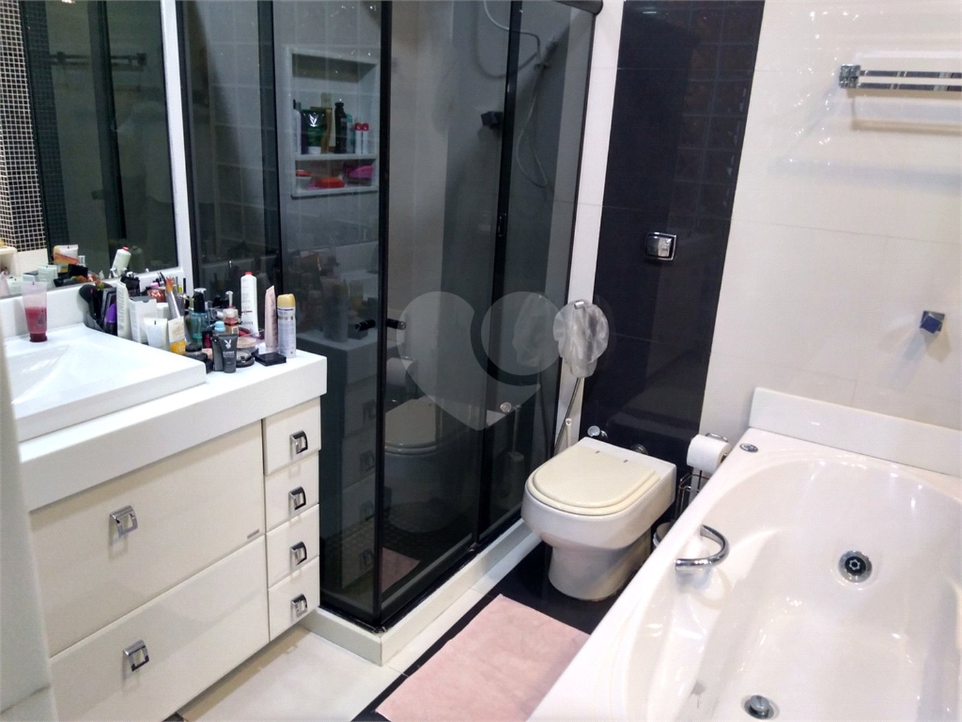 Casa à venda com 3 quartos, sendo 1 suíte,  no condomínio Conselheiro Ferraz, Rio de Janeiro - RJ