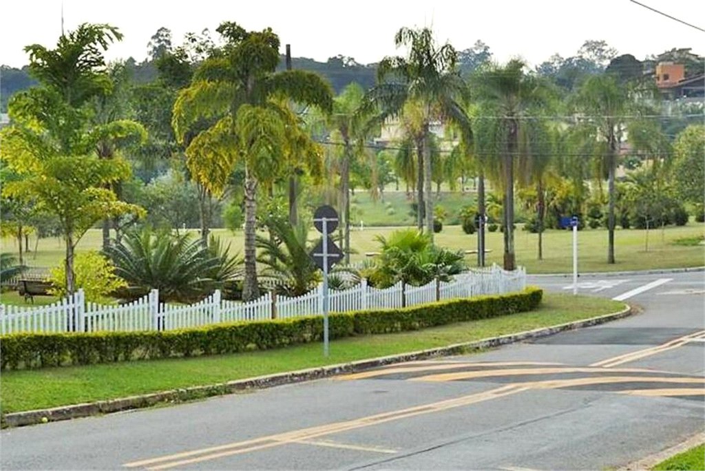 Casa à venda com 5 quartos, sendo 3 suítes, no condomínio Estância Marambaia, Vinhedo - SP