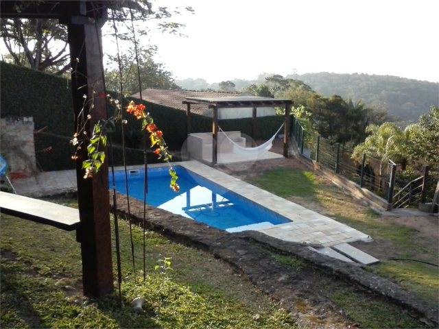 Casa à venda com 4 suítes no condomínio Parque Petrópolis 4 Secção, Mairiporã - SP
