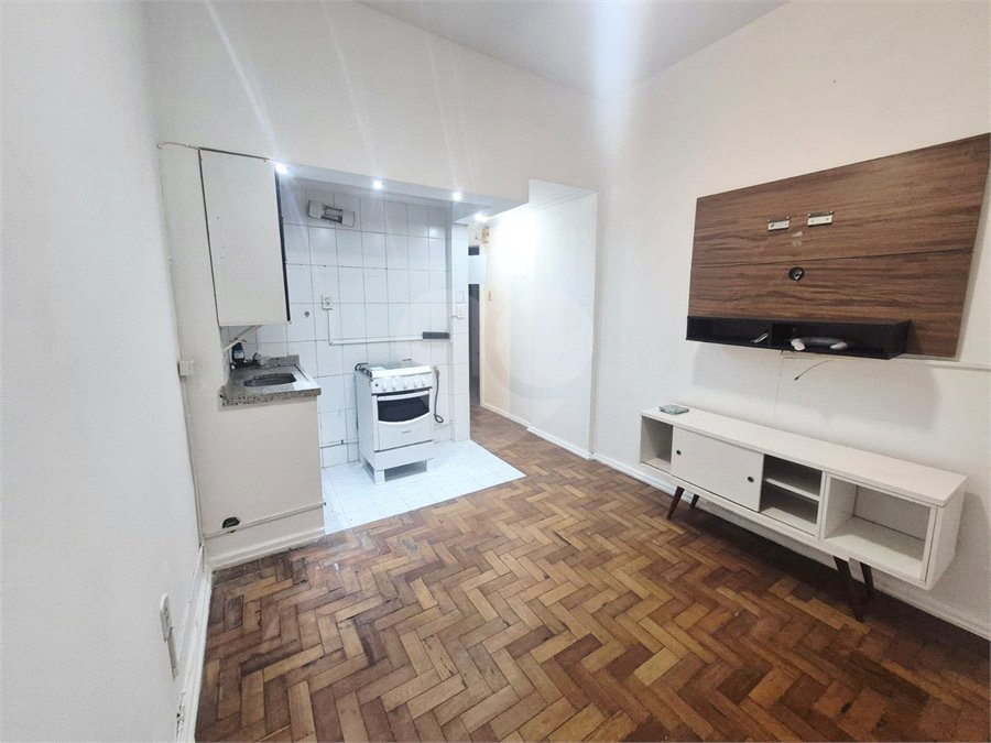 Kitnet à venda com 1 quarto em Leme, Rio de Janeiro, RJ