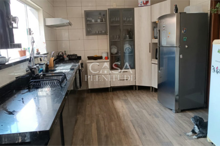 Casa à venda com 3 quartos, sendo 1 suíte,  em Jardim Americano, Sorocaba, SP