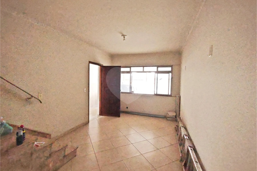 Sobrado à venda com 2 quartos em Vila Nivi, São Paulo, SP