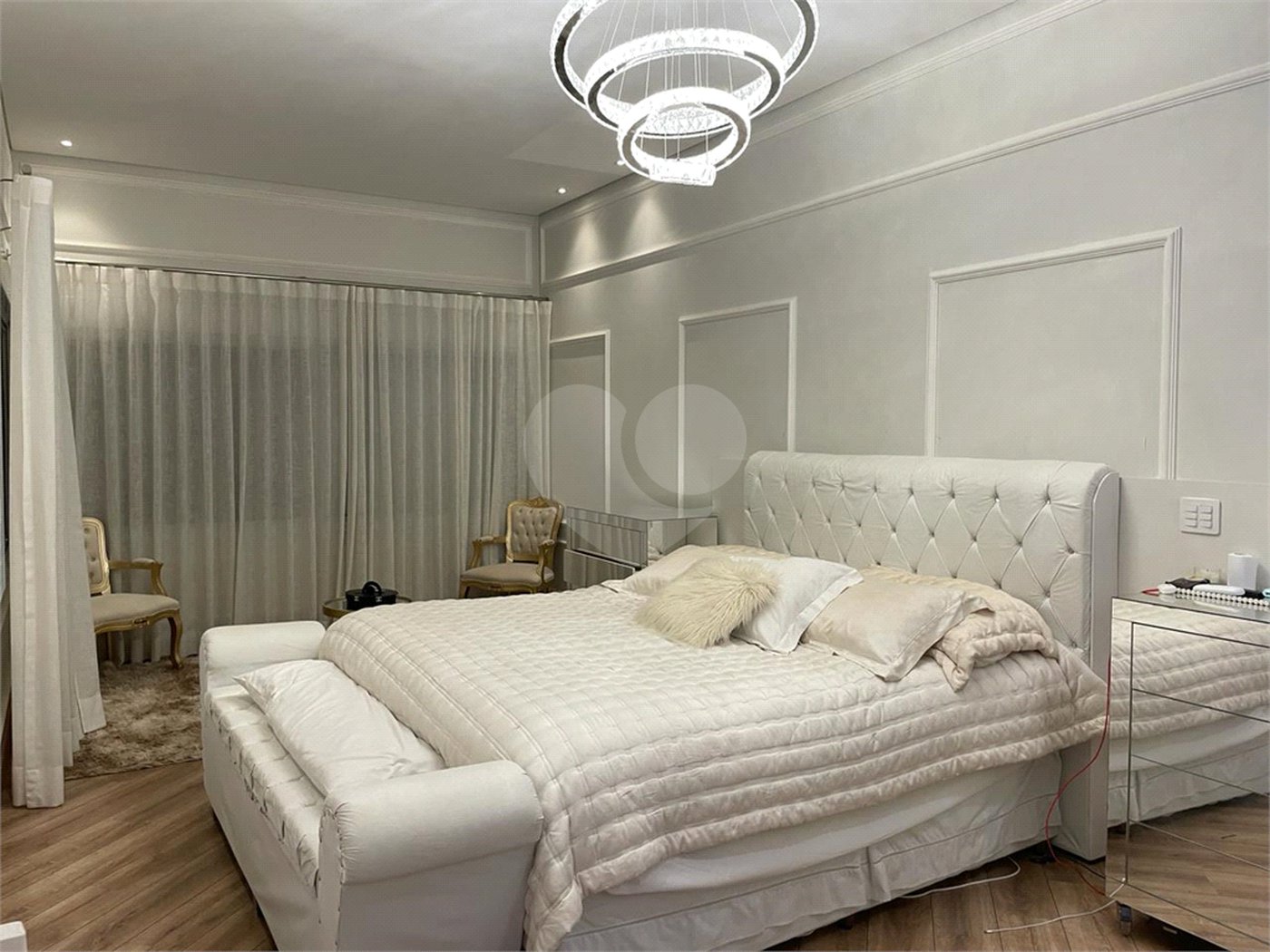 Casa à venda com 4 suítes no condomínio Basel, Campinas - SP