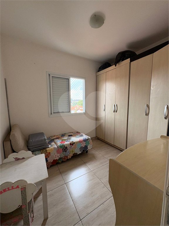Casa à venda com 3 quartos, sendo 1 suíte, no condomínio New Village, Cotia - SP