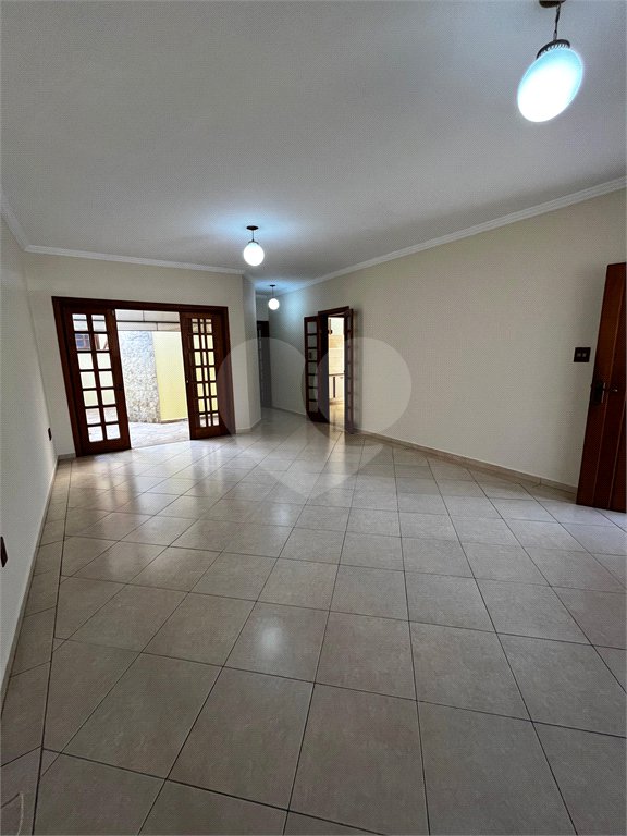 Casa à venda com 3 quartos em Parque da Lagoa, Itapetininga, SP