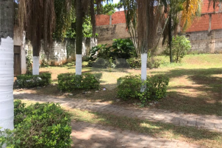 Casa à venda ou para alugar com 4 quartos, sendo 1 suíte, em Chácaras Leão, Votorantim, SP