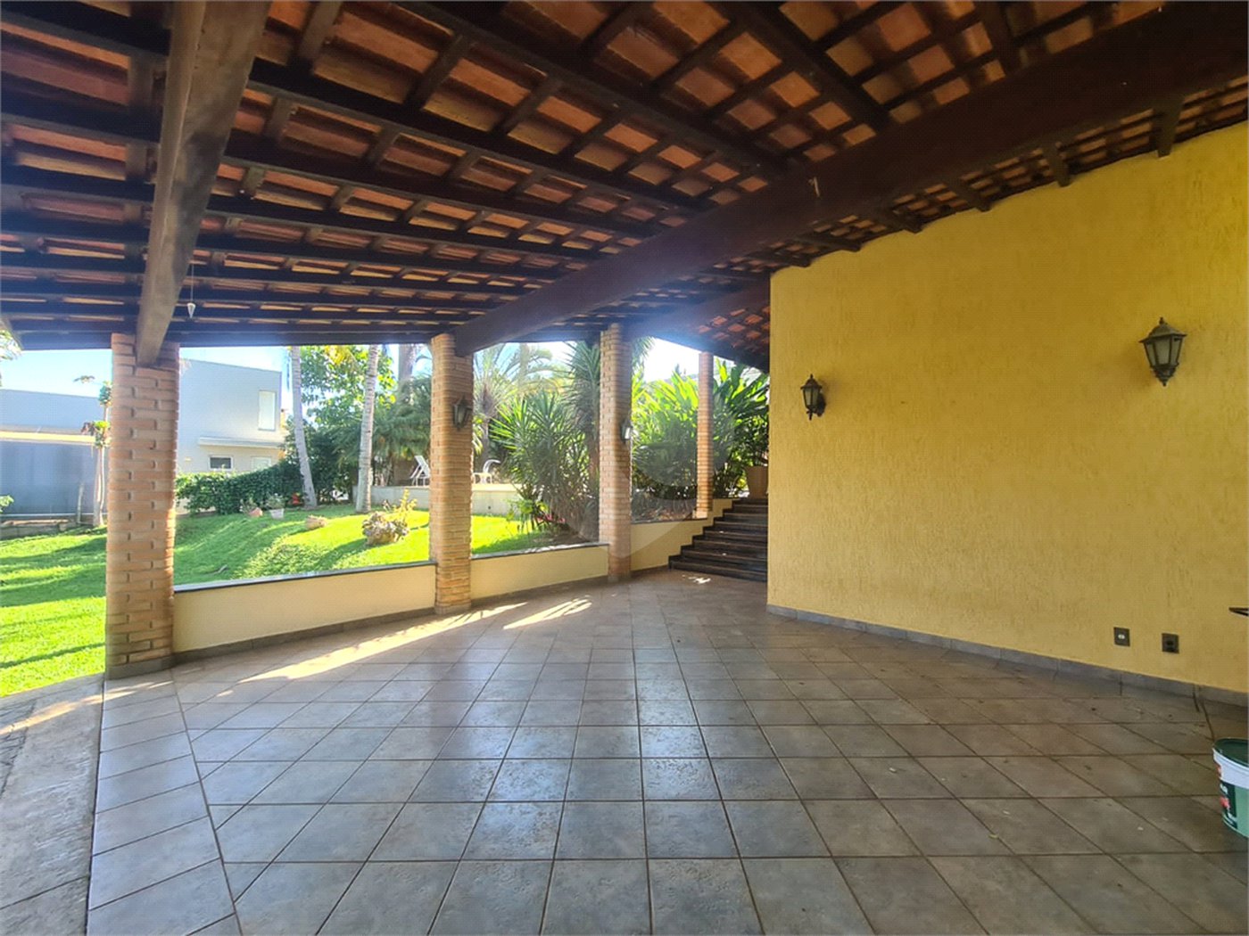 Casa à venda com 3 suítes no condomínio Portal do Sabiá, Araçoiaba da Serra - SP