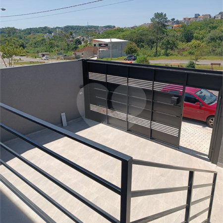 Casa à venda com 3 quartos, sendo 1 suíte, no condomínio Residencial Jardins da Catalunha, Atibaia - SP