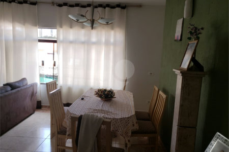Sobrado à venda com 3 quartos, sendo 1 suíte, em Vila Guaca, São Paulo, SP