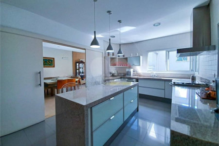 Casa à venda com 3 suítes em Jardim Franca, São Paulo, SP