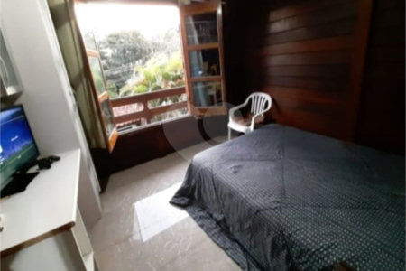 Sobrado à venda com 3 quartos, sendo 1 suíte,  no Centro, Vinhedo, SP