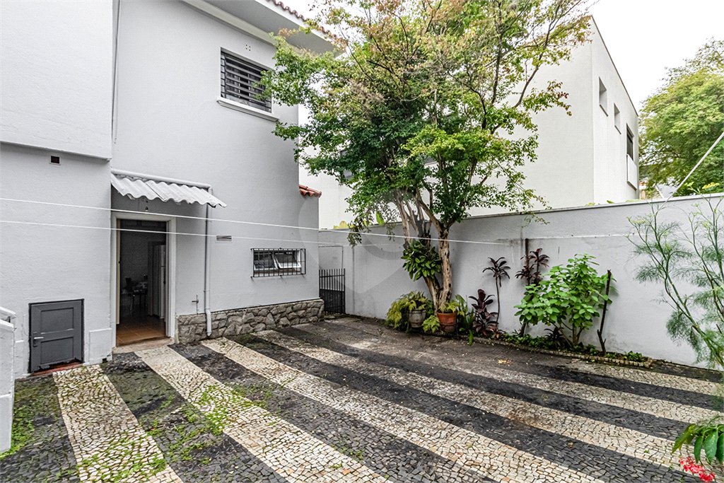Casa à venda com 3 quartos, sendo 1 suíte, em Jardim Paulista, São Paulo, SP