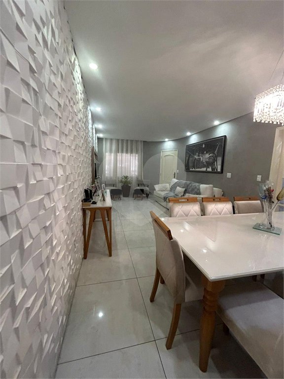 Casa de Vila à venda com 4 quartos, sendo 1 suíte, em Jardim Gramados de Sorocaba, Sorocaba, SP