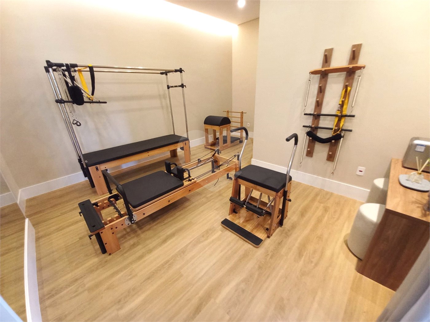 Apartamento para alugar com 3 quartos, sendo 1 suíte,  em Parque Campolim, Sorocaba, SP