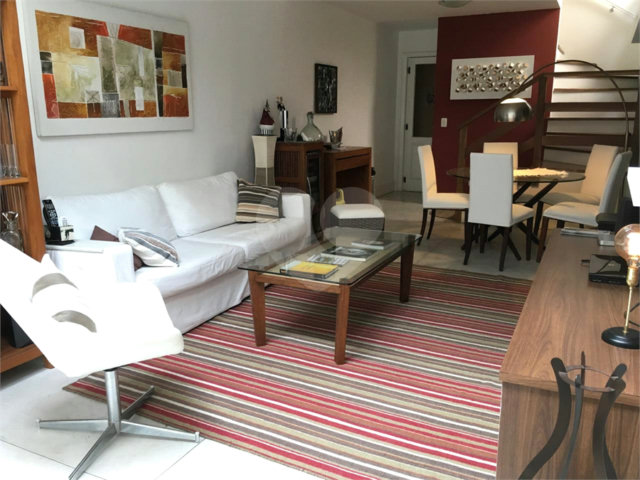Sobrado à venda com 3 quartos, sendo 2 suítes,  em Granja Julieta, São Paulo, SP