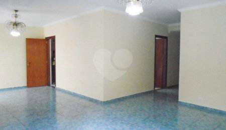 Casa Térrea à venda com 3 suítes em Jardim Petrópolis, São Paulo, SP