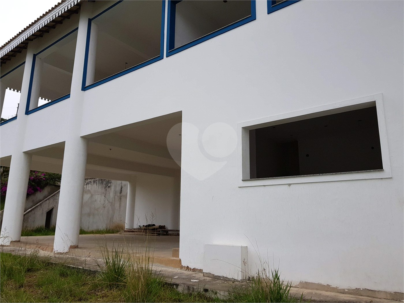 Casa à venda com 4 suítes no condomínio Suíça da Cantareira, Mairiporã - SP