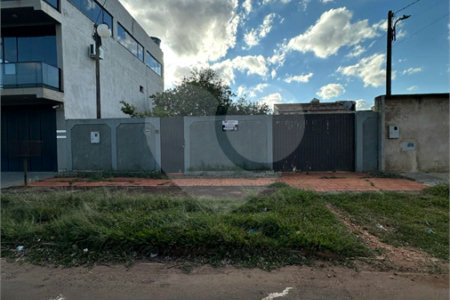 Casa à venda com 2 quartos em Jardim das Rosas, Ponta Porã, MS