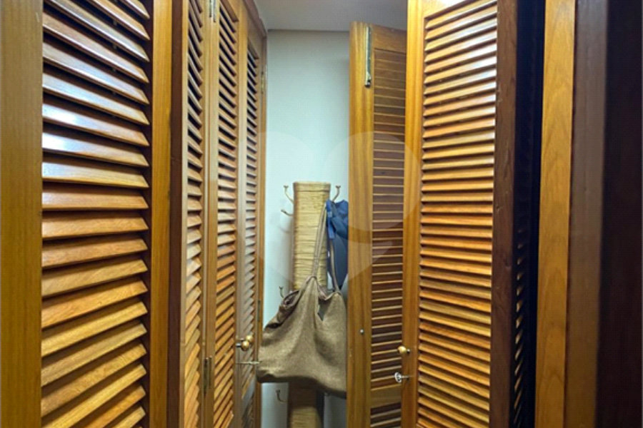Apartamento à venda com 4 suítes em Jardim Astúrias, Guarujá, SP